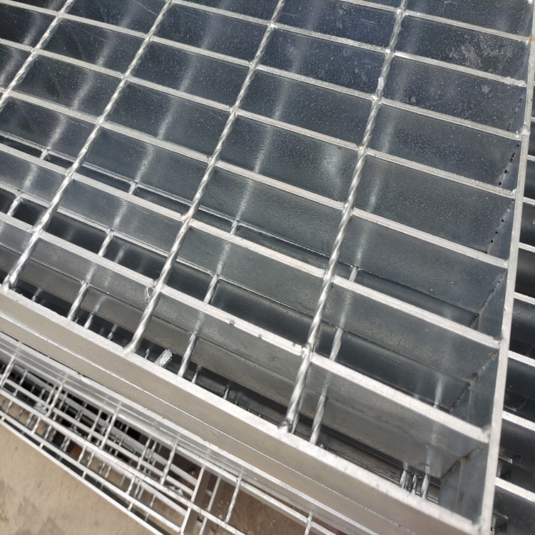 15w2 Stair Treads Serrated Steel Grating Hot Dipped Galvanized Metal