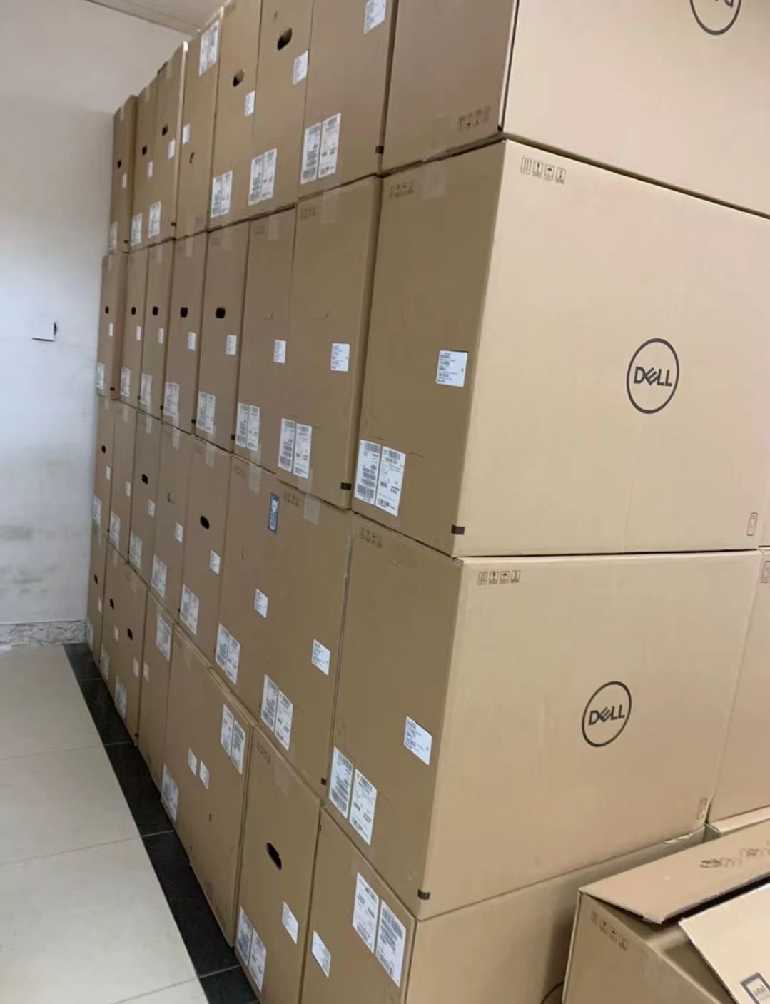 High Energy All-in-One Machine Dell Inspiron 5400 23.8inch i3-1115G4 8G 256G SSD White