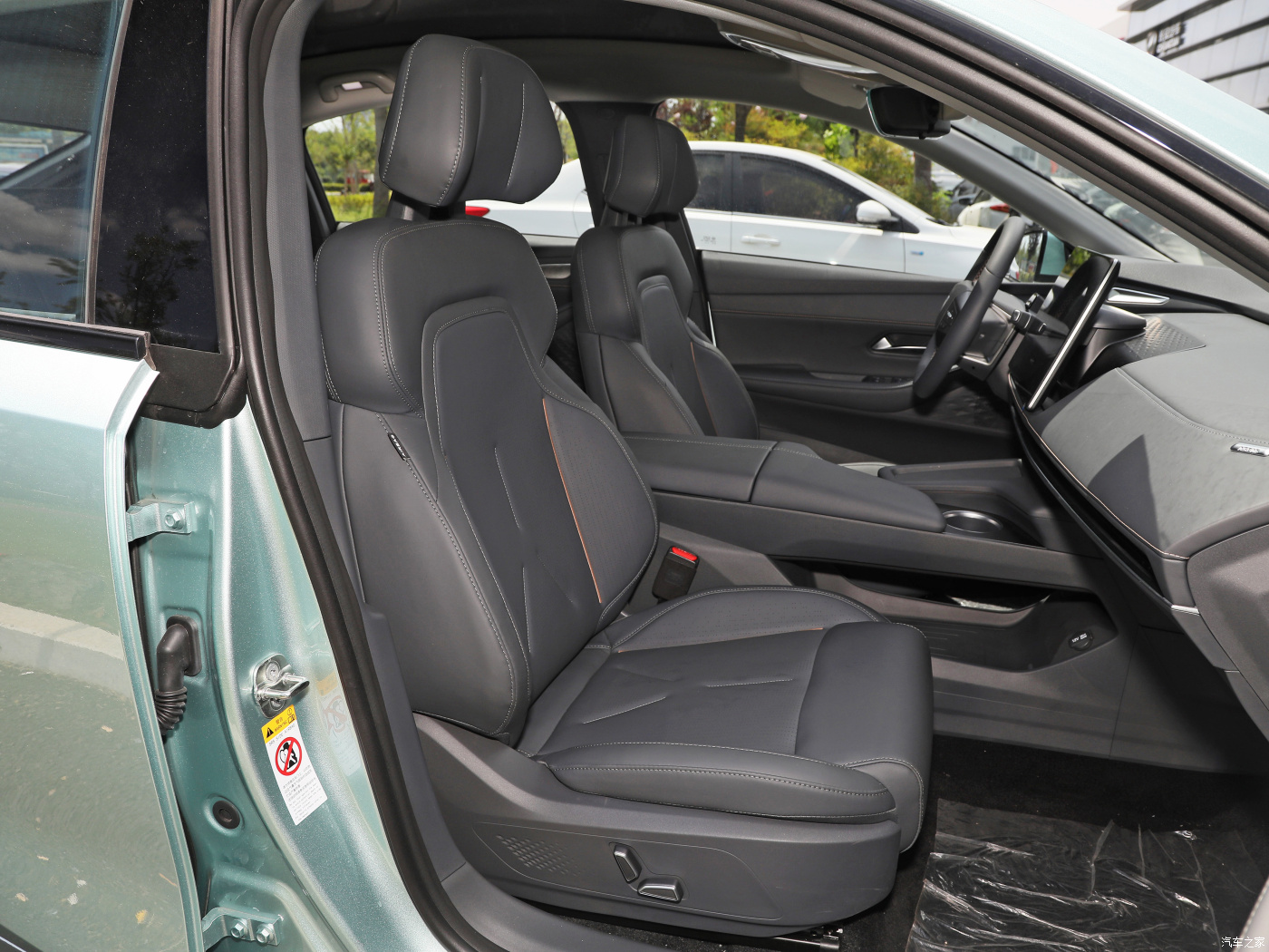 Mileage 1-25000 Miles Chana SL03 AI-Enabled Electric Car with ABS and Low Mileage