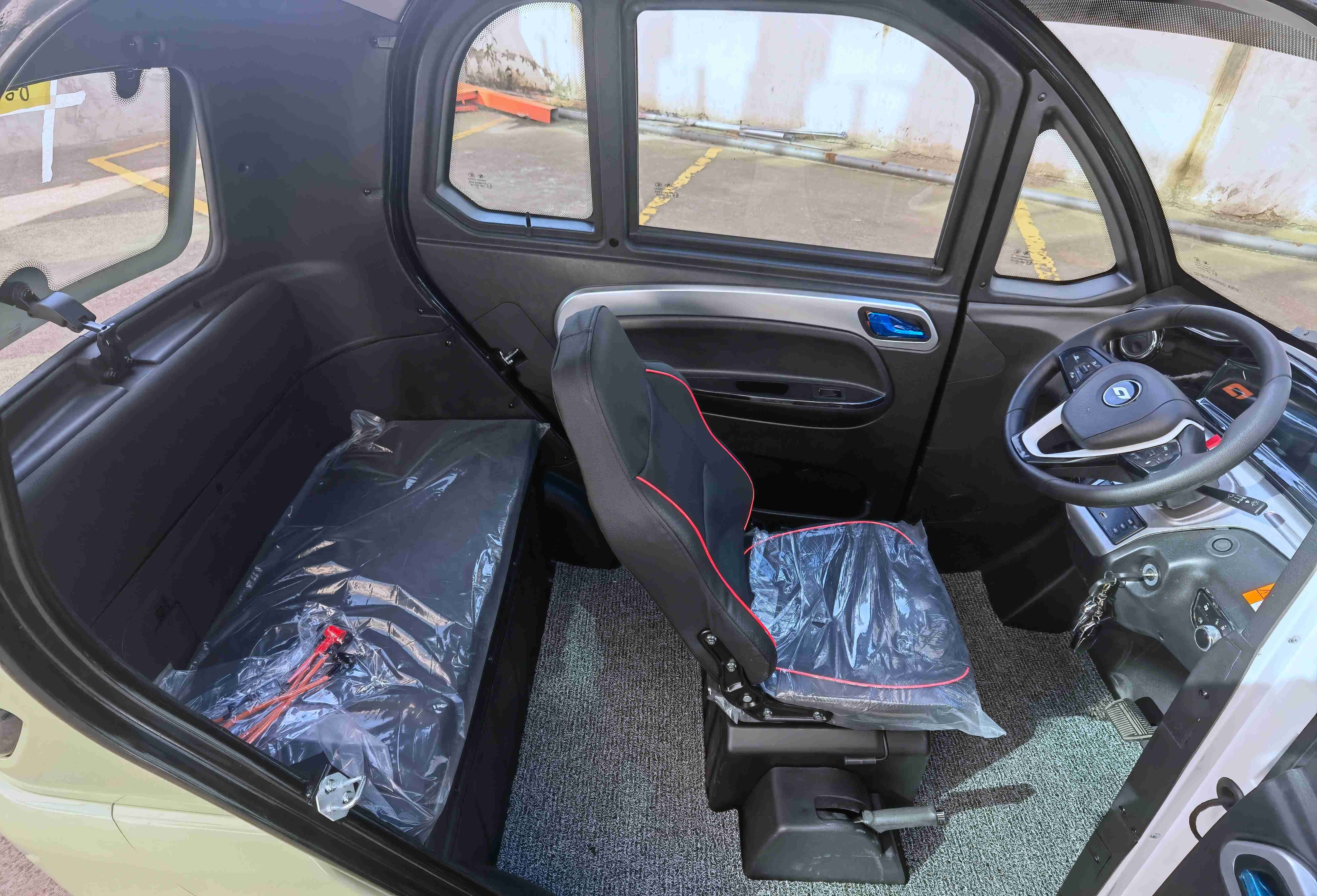 China Manufacturer Adult Mini Electric Car 3 Seater Electric Vehicle Automatic Car