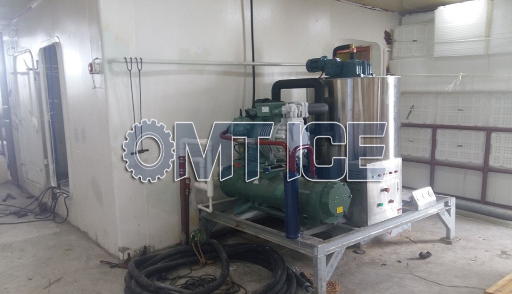 5ton Saltwater Flake Ice Machine Automaticlly Water Cooliing For Fishing Boats