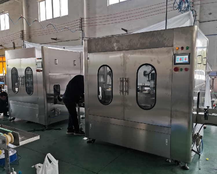 Tracking Capping Liquid Filling Production Line For Shampoo Washing Disinfectant