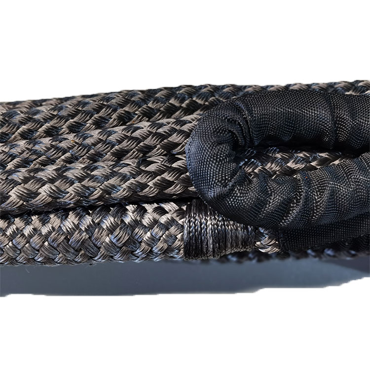 Super kinetic recovery tow rope with excellent resistance to wear and tear