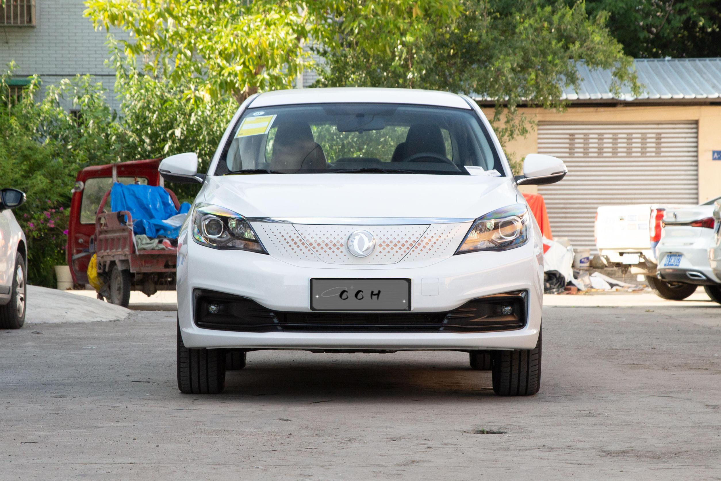 2023 hot sale Dongfeng Fengshen E70 500 electric car Pure electric cruising range 412km white new energy vehicles