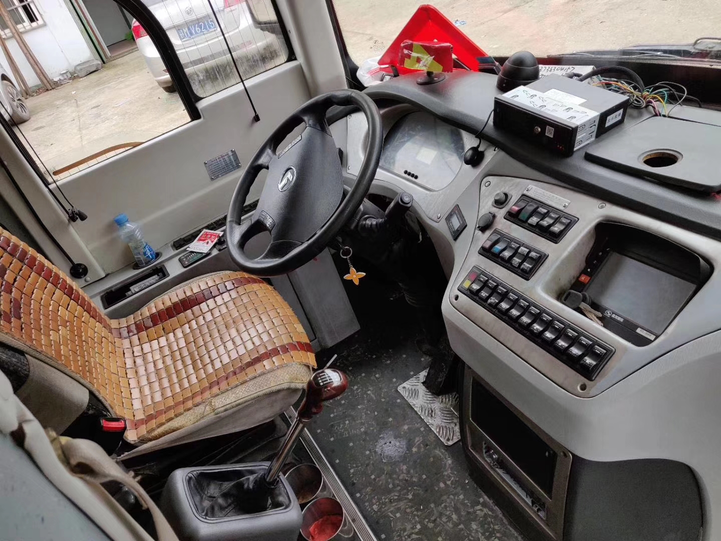 Used Buses and Coaches 50-60 Seater King Long Bus Coach to Meet Customer Requirements