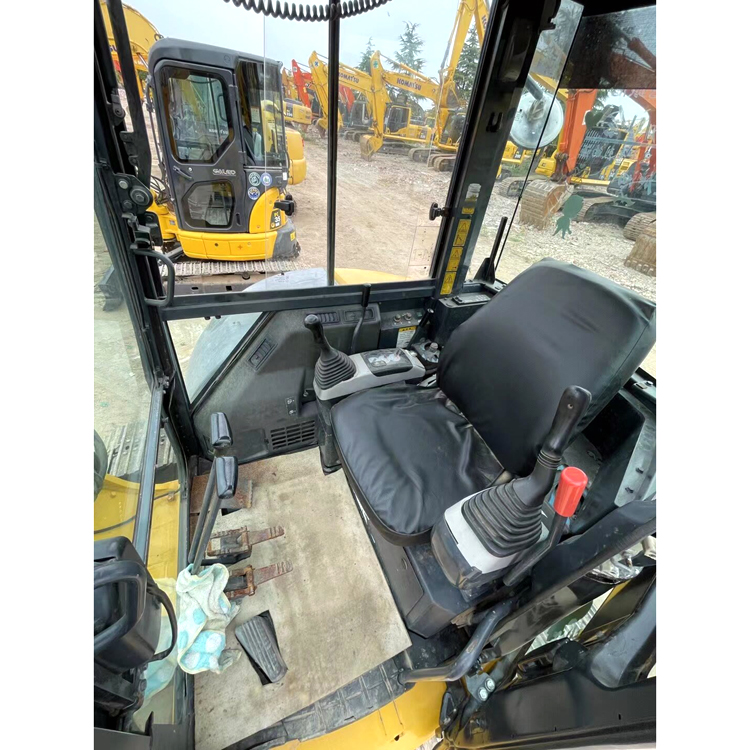 Original Mini Komatsu Used 55MR Excavator PC55MR-2 Digger with Hydraulic Cylinder
