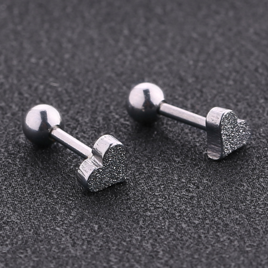 Europe hot sale body piercing jewelry heart shaped stud earrings for women