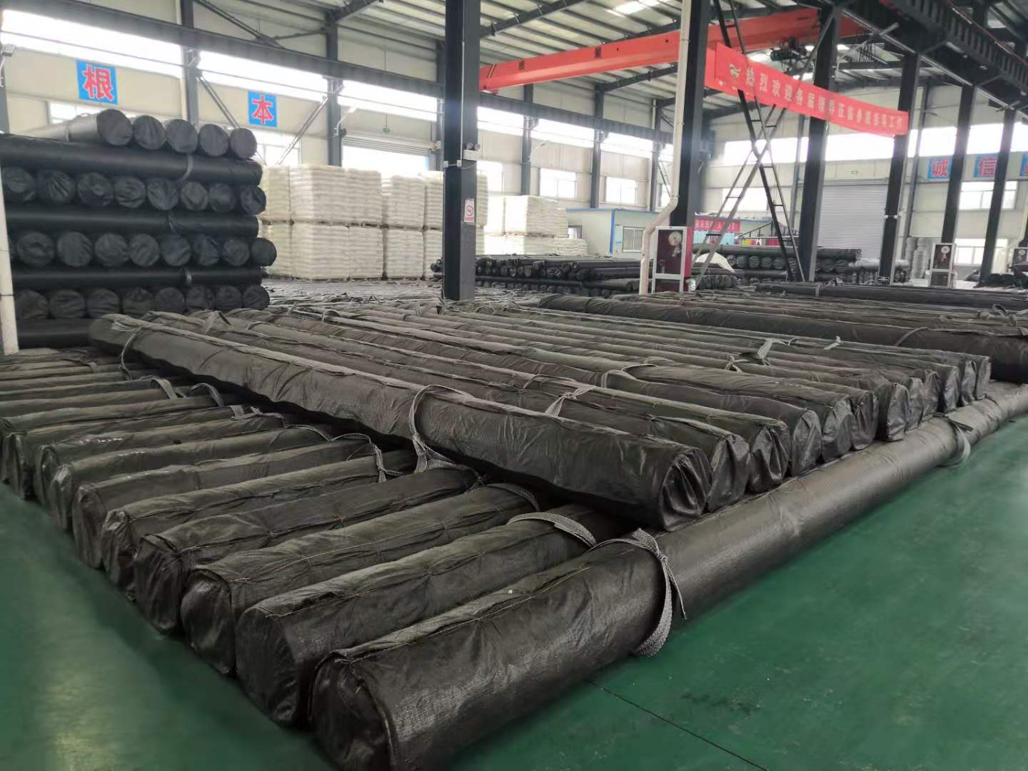 Shrimp Fish Farm Pond Liner HDPE Geomembrane 0.5mm 0.75mm 1mm Water Resistant Design
