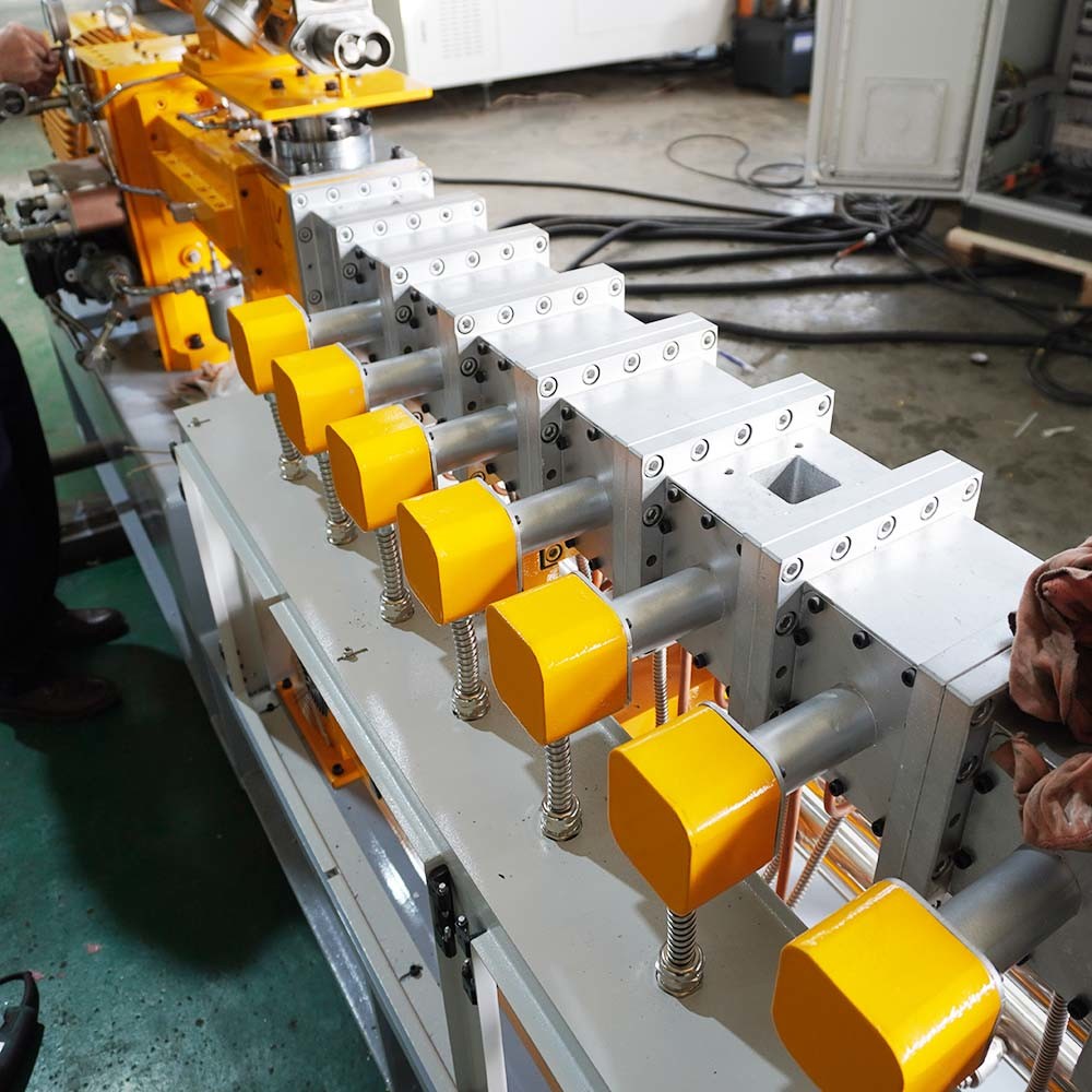 Factory Direct Sales Plastic Biodegradable Granulator Extruder For HDPE PE PVC LDPE PET450~750kg/H