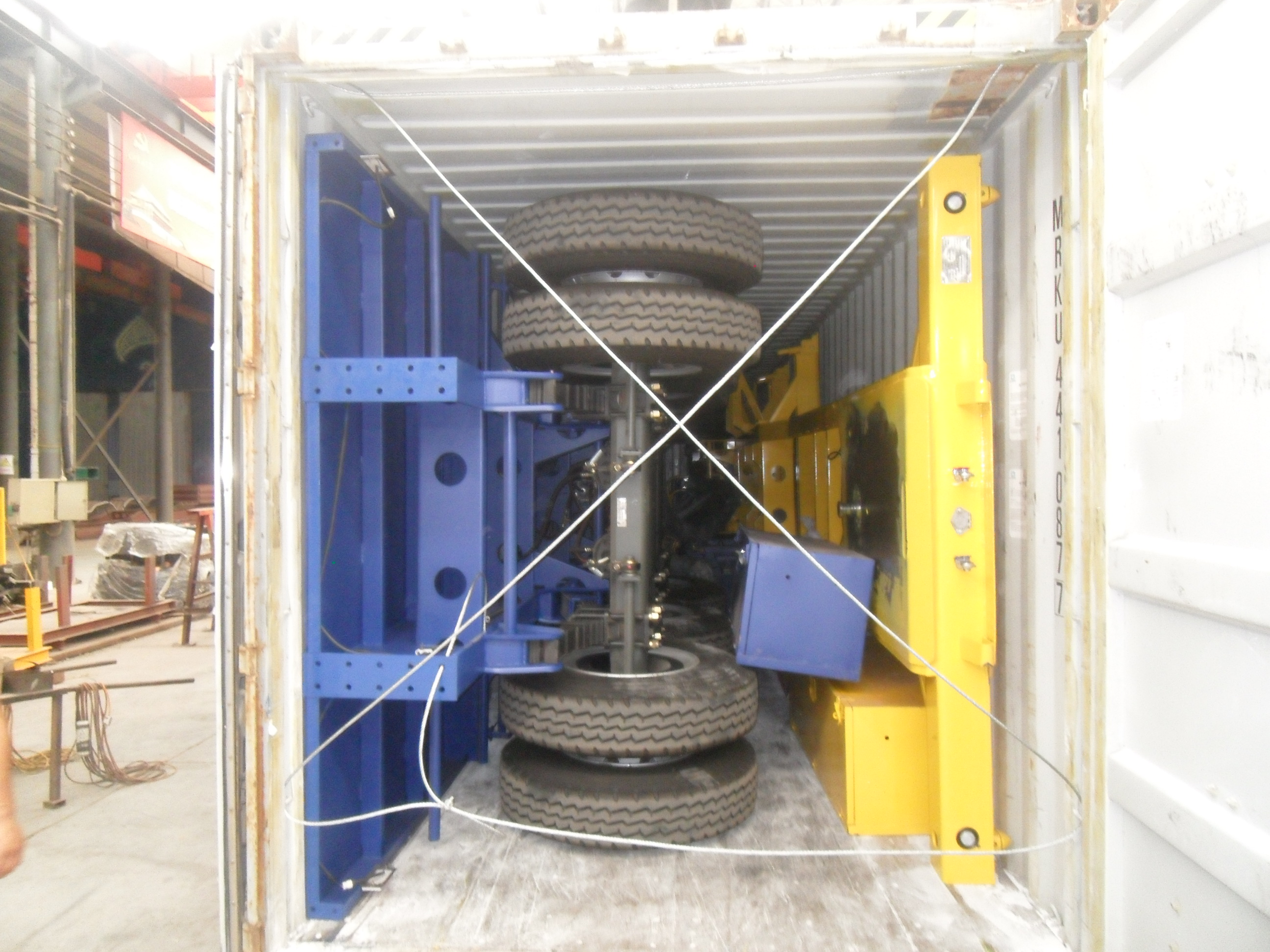 37tons 40ft Container Self Side Loader Side Lifting Container Semi Trailer with Hydraulic Crane