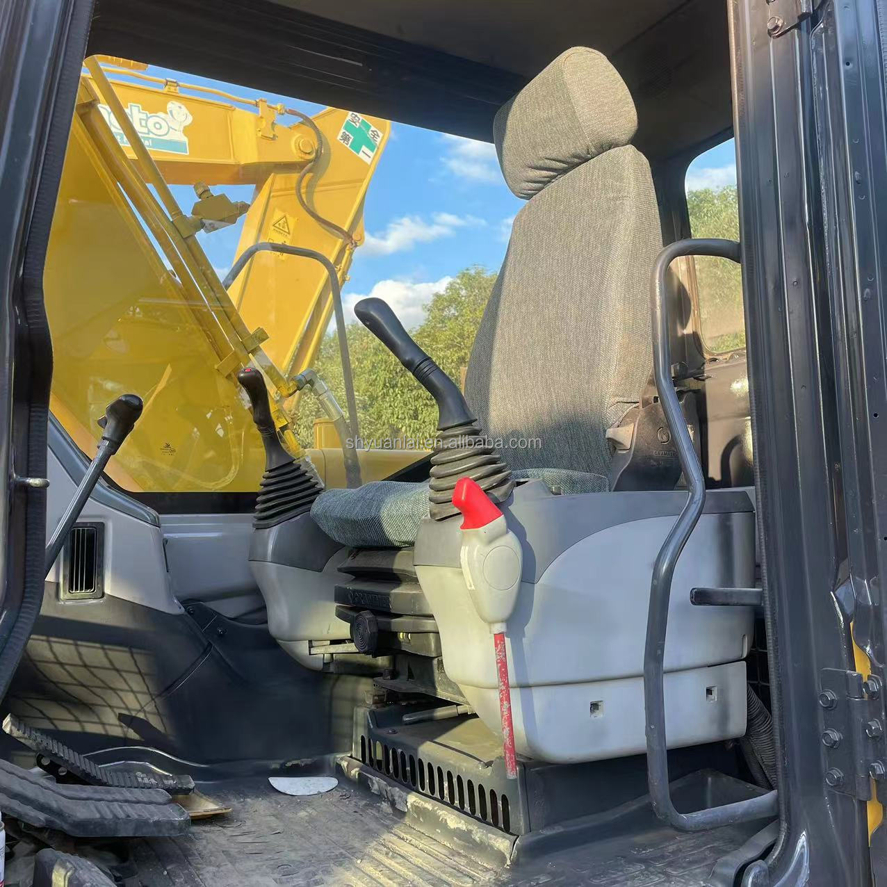 Second Hand 13 Ton Komatsu PC130 Excavator with Original Color and Fuel-Saving System