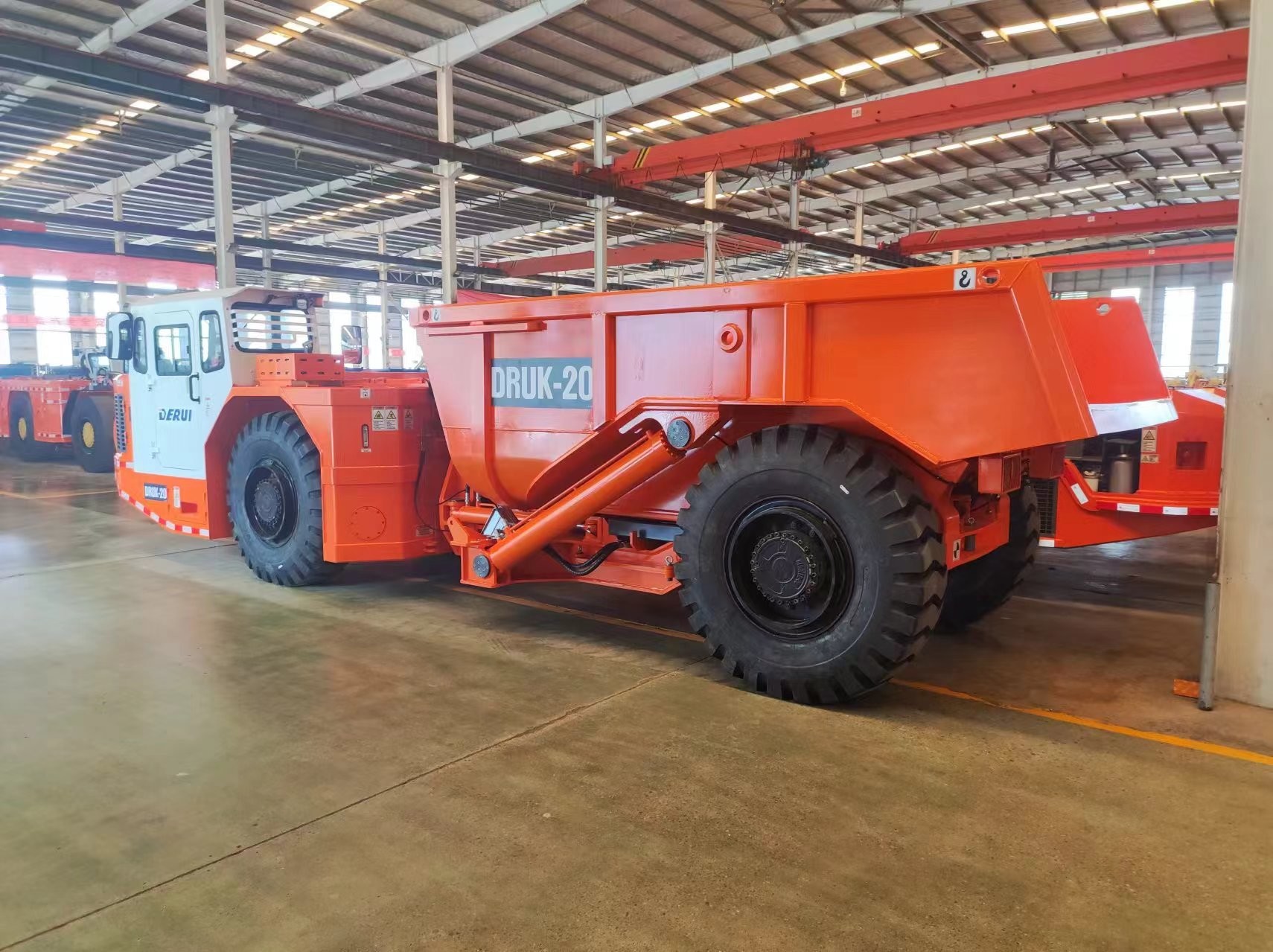 Underground Wheel Loader Dump Truck DRUK-20 20 Tons Payload Dumper