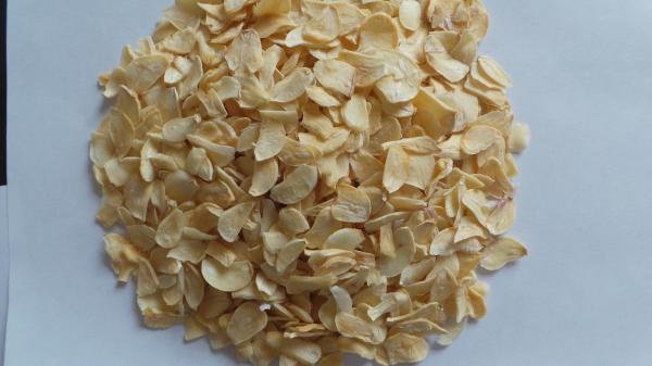 Buy cheap dried garlic flakes from wholesalers