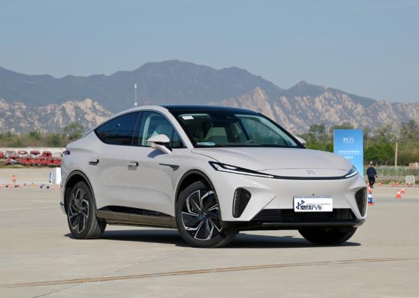 Comfortable Pure EV Rising Auto R7 MG S9 9 5 Doors 5 Seaters SUV EV Car Made In