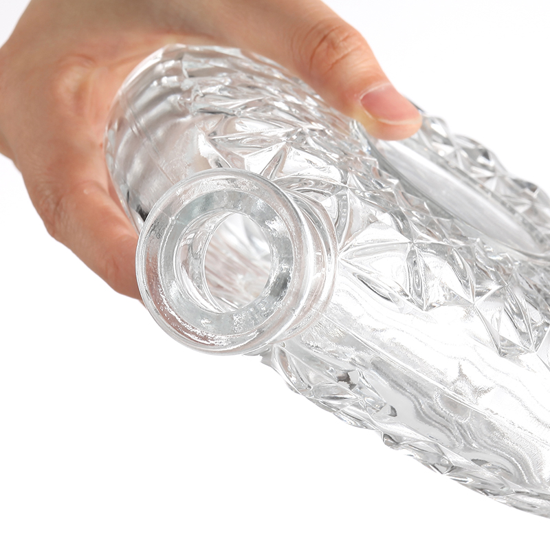 Customizable Sealing Type Personalized and Customizable Skull Vodka Whisky Bottle
