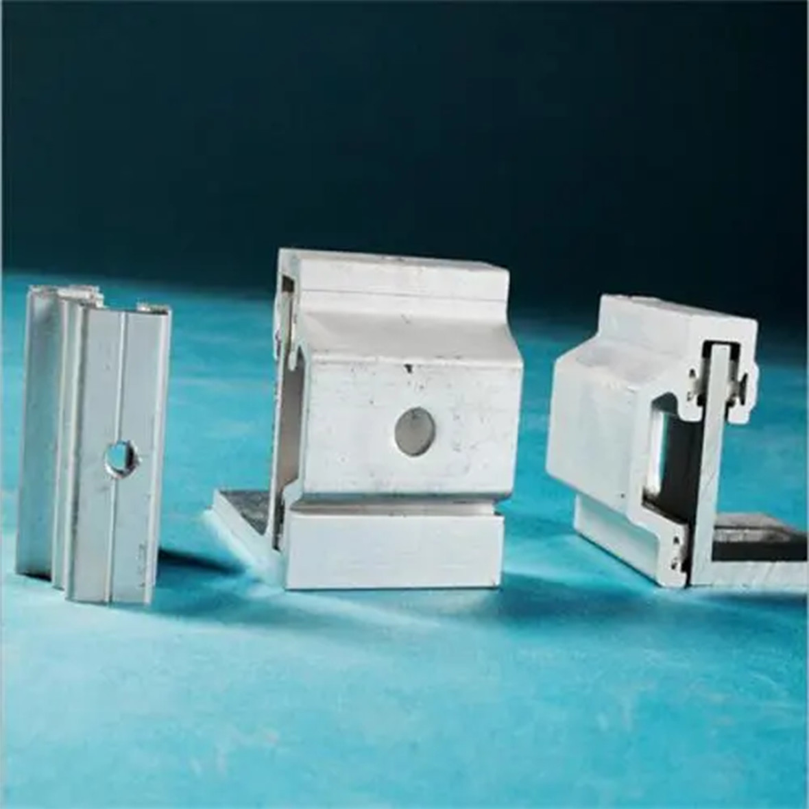 Powerful DG-500 Aluminum Profile Punching And Sawing Machine With 7.5kW Motor