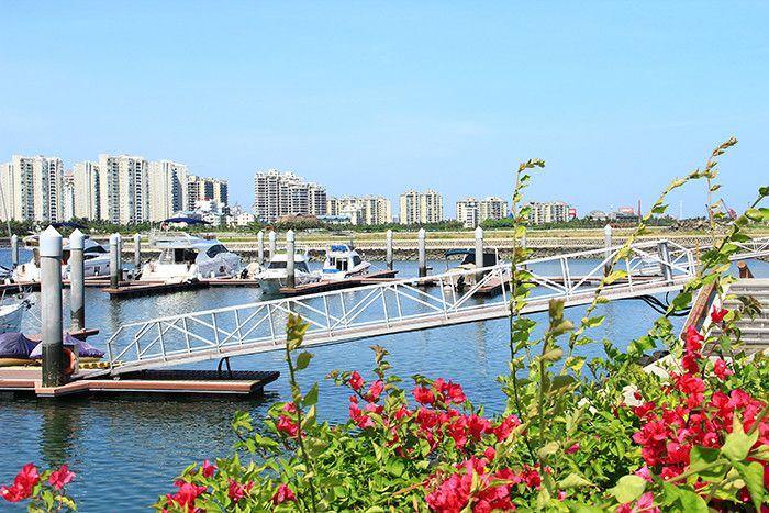 Marina Aluminum Gangways Ramps Floating Dock Pontoon Ship Walkway Advanced Versatile Solutions For Marine Access