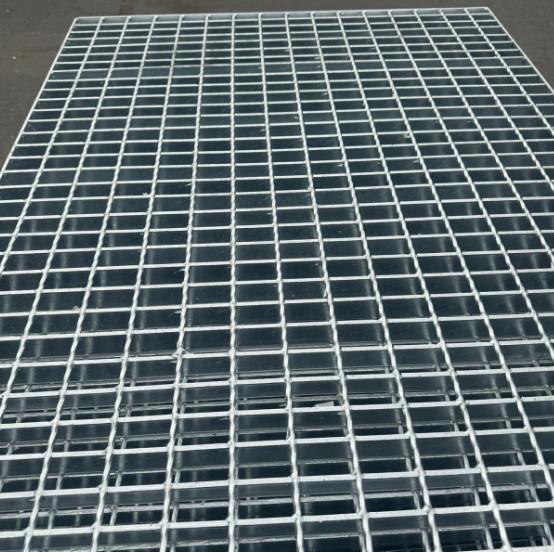 Buy cheap 30mm Bearing Bar Spacing Industrial Steel Grating Stainless Texture 3mm Cross Bar Thickness from wholesalers