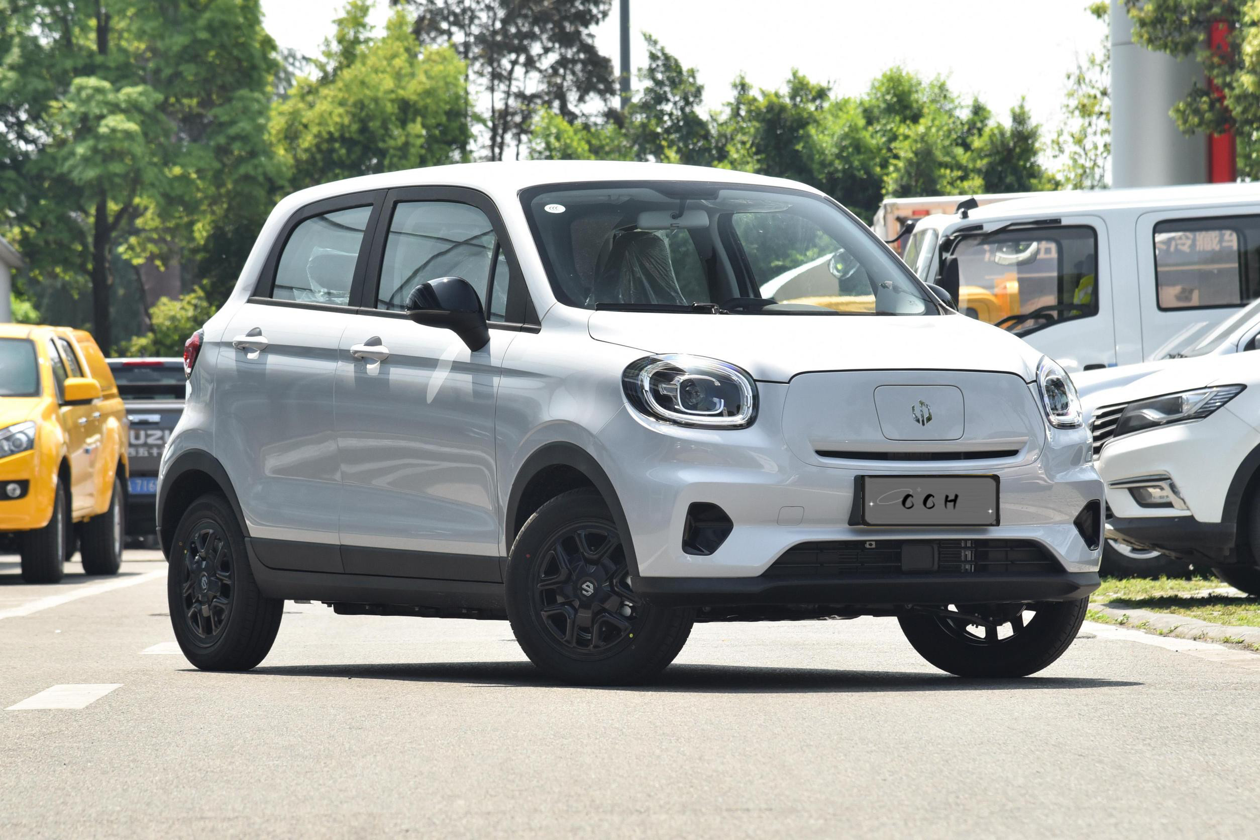 80kW Mini Electric Car Leapmotor T03 Zero-Run Car 4 Seater Hatchback