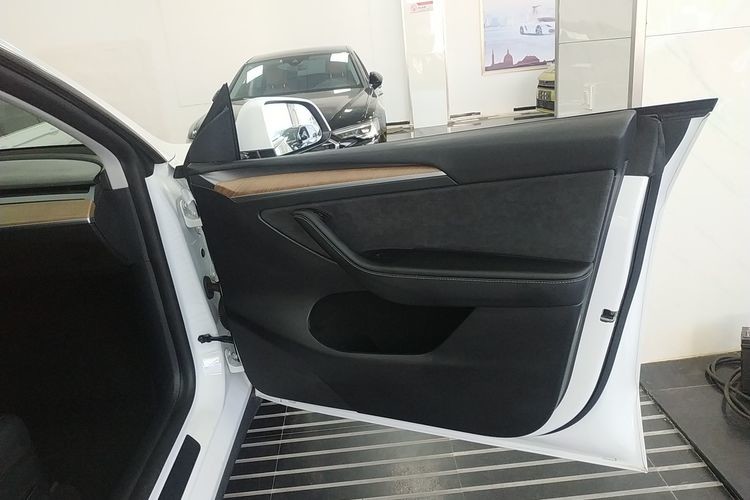 Electric Car With Low Speed Electric Car Equipped With 72V 3.5KW Motor
