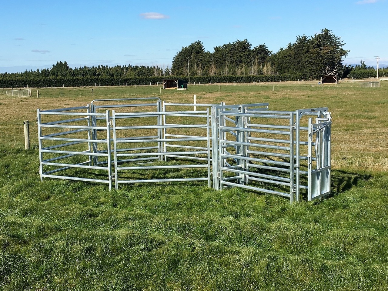 1.8m Hot Dip Galvanized Livestock Corral Panels For Cattle Fence