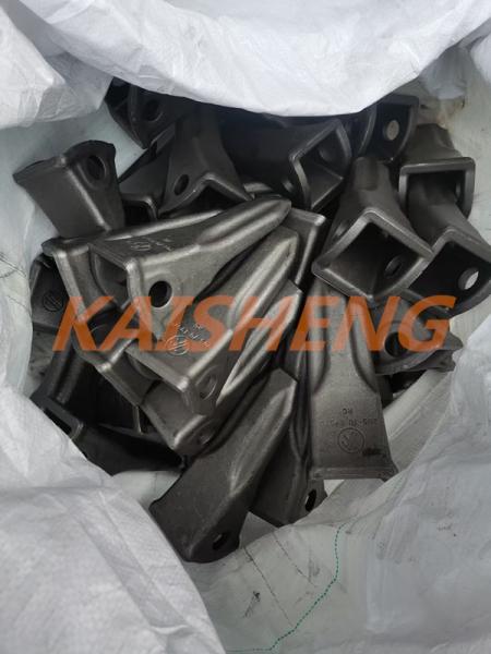 Komatsu Skid Loader Excavator Bucket Teeth Tips and Adapters Alloy Steel