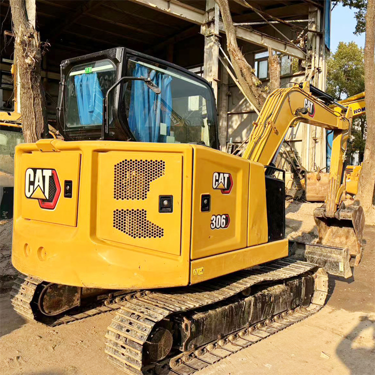 6 Ton Used CAT 306 Excavator Mini with Crawler Chain and Low Working Hours in 2021