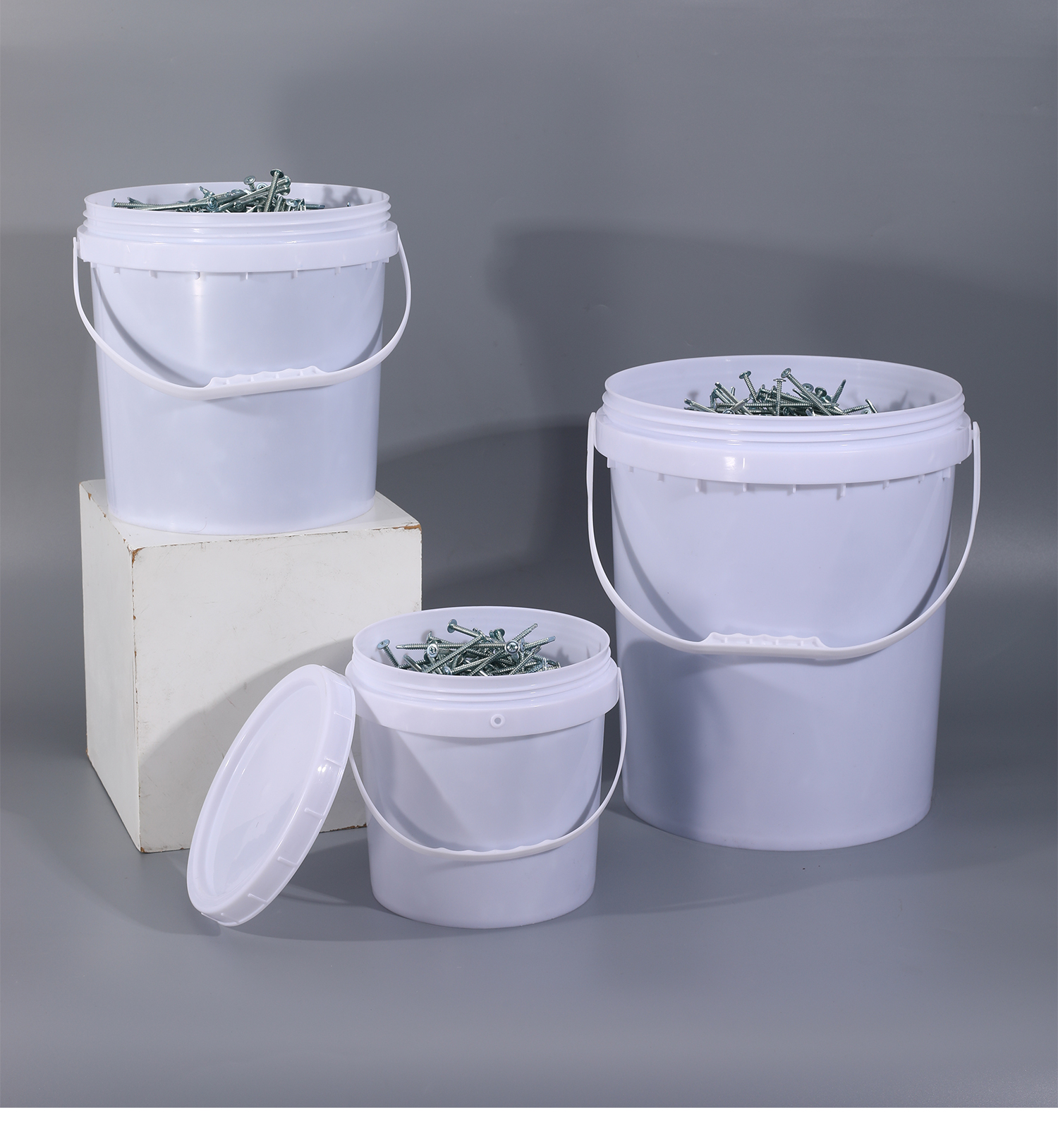 Personalized Thickened PP White Plastic Pail Bucket Storage Container With Screw Cap