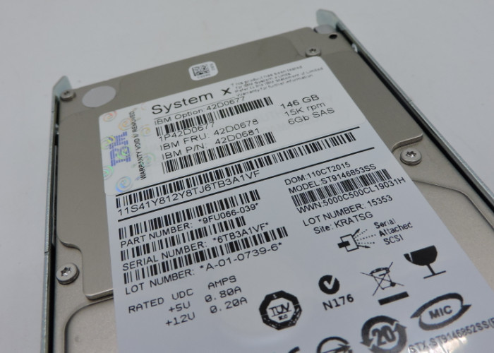 42D0677 IBM Hard Disk 42D0678 42D0681 146GB 2.5inch SAS x3550M3 M2 1 year warranty