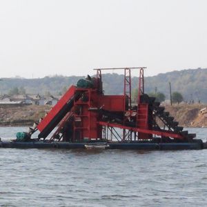 Gold And Diamond Bucket Chain Dredger Mining Machine In River
