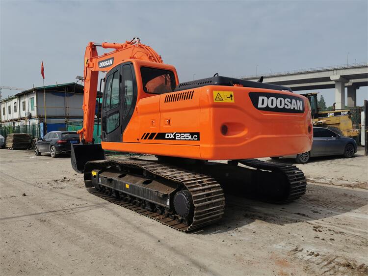 Good Condition Doosan DX225 Crawler Excavator 115 KW 1289 Working Hours Made in Korea