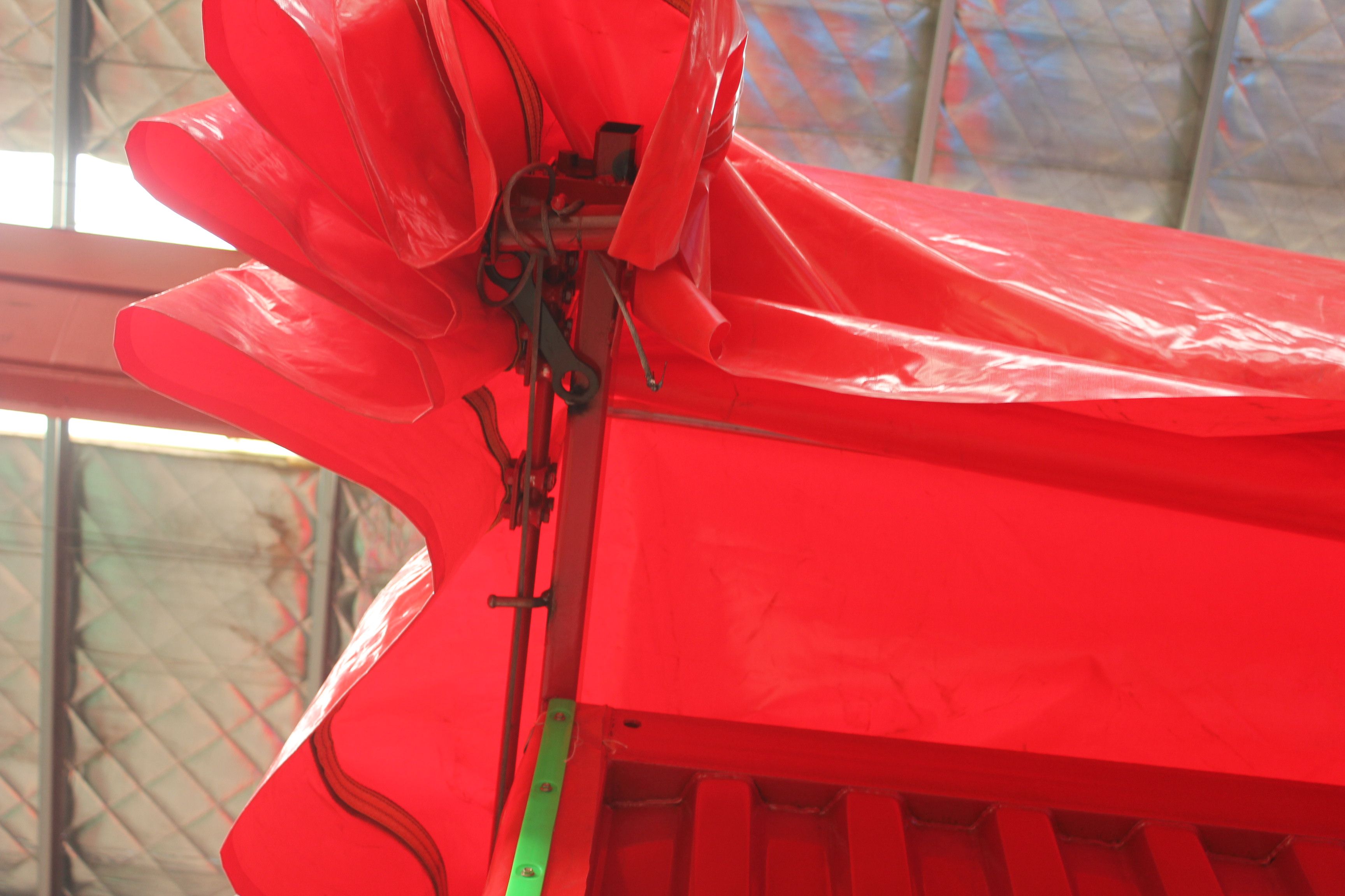 Customised 3 Axles Curtain Side Cargo Trailer for Smooth and Safe Transportation