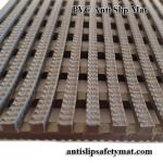 Anti Slip PVC Mat Roll Open Grid Plastic Floor Mat 4 Way Water Drainage