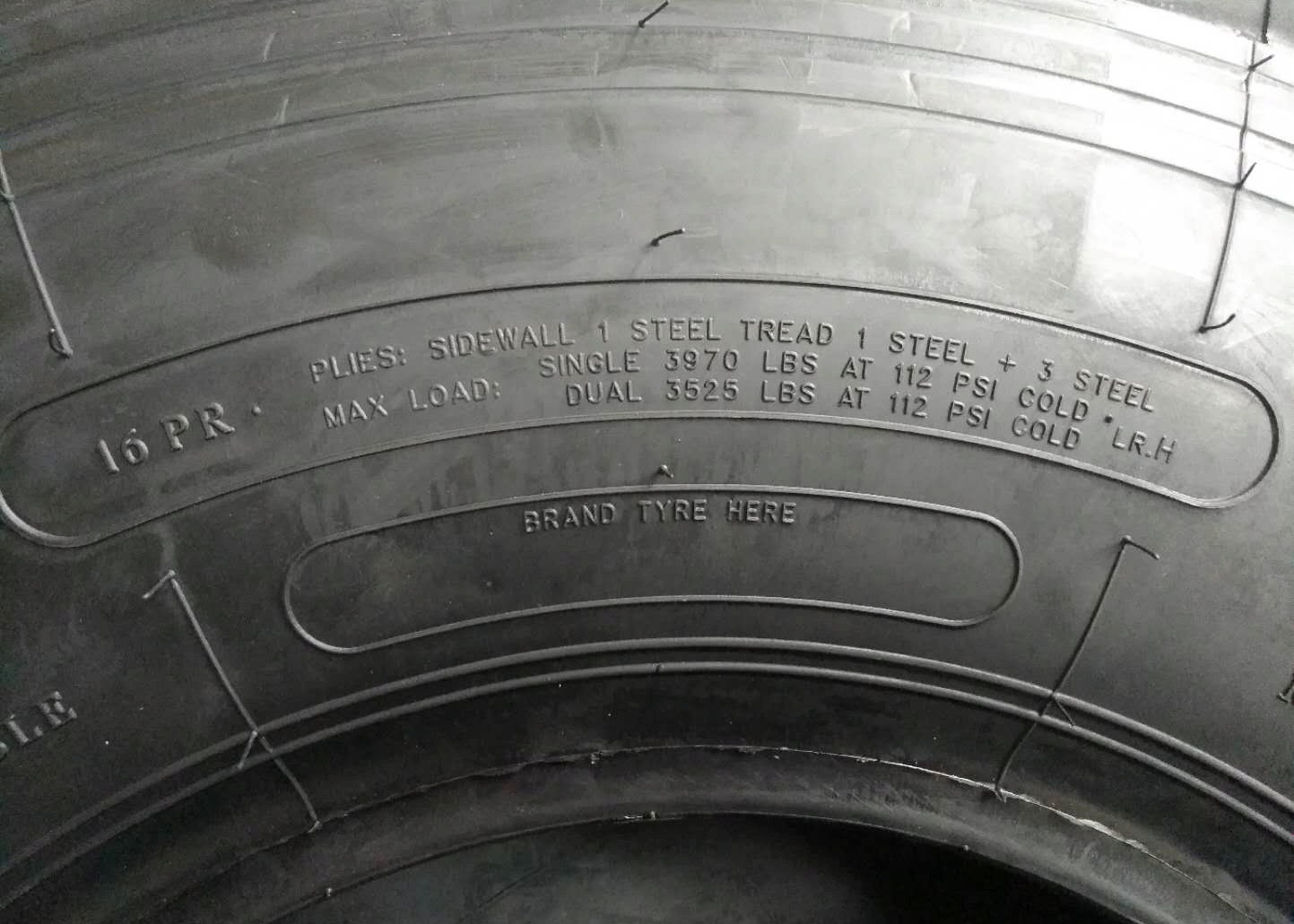 8.25R16LT Light Truck Tires Robust Tread Pattern Design For Regional Vehicle