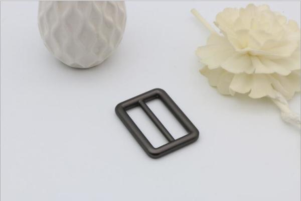 Buy cheap China supply gunmetal color 31.6 mm slide adjuster metal buckle for bags from wholesalers