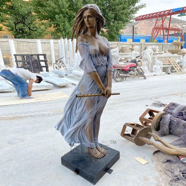 Buy cheap Nude Woman Bronze Sexy Statues Life Size Naked Female Sculpture Modern Art Garden Decoration Model from wholesalers