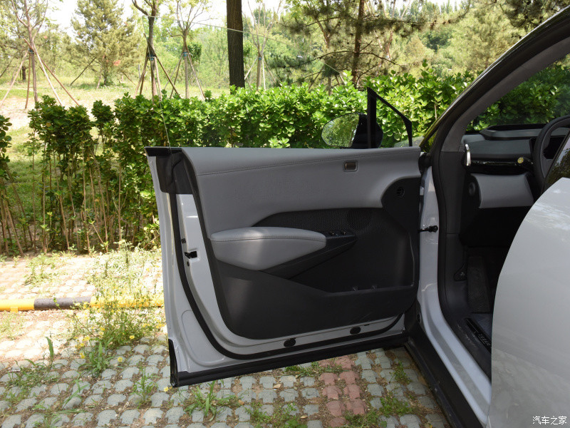 Top EV Cars ZEEKR X 2023 4WD YOU Version 5 Seats Pure electric Compact SUV CLTC pure electric range 512 (km)
