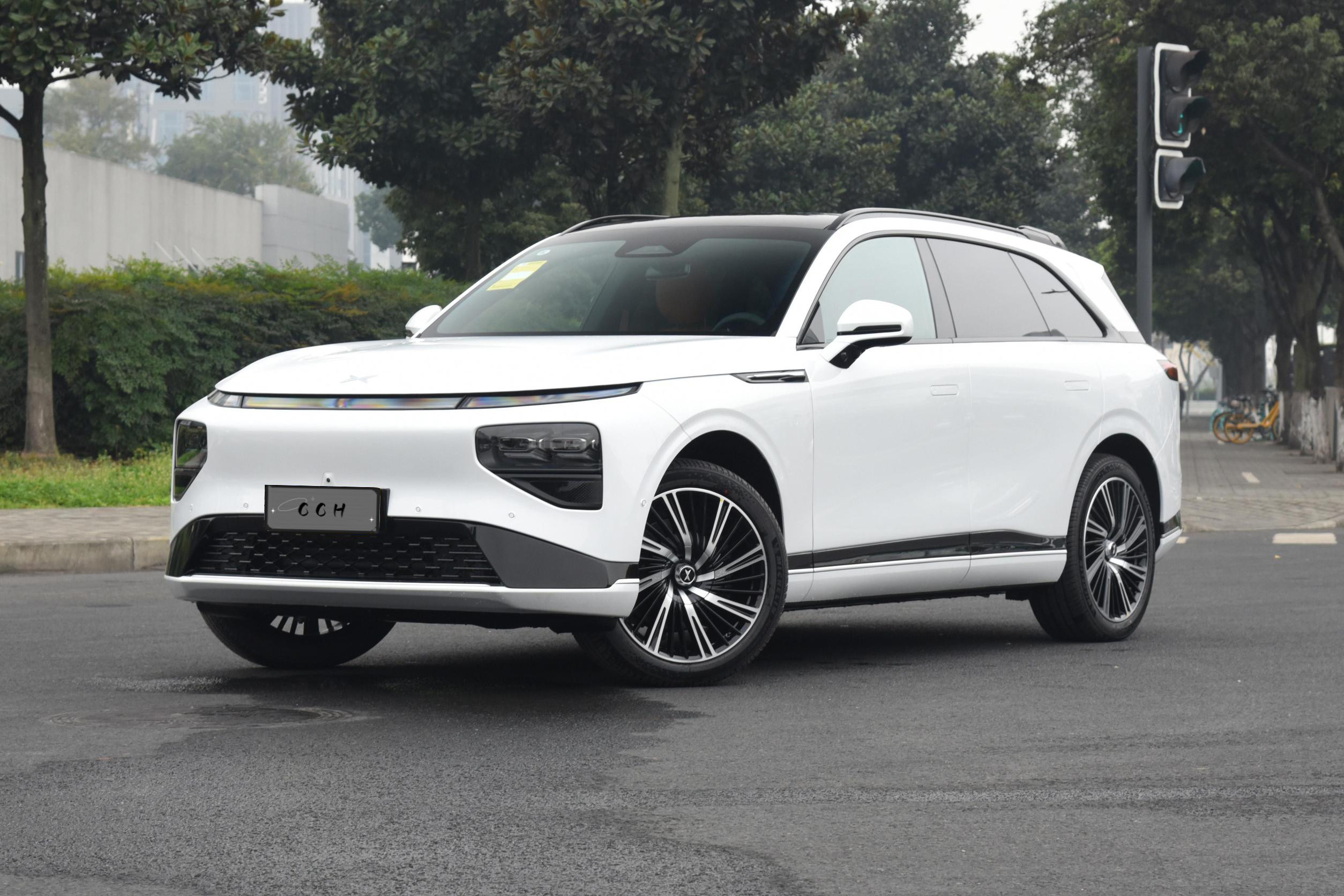 230kw Xpeng G9 EV Used New Energy Electric Car Max Speed 200km/H