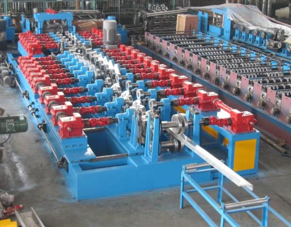 Quality 12-20m/min CZ Purlin Roll Forming Machine 3 Ton 7.5Kw Hydraulic Power for sale