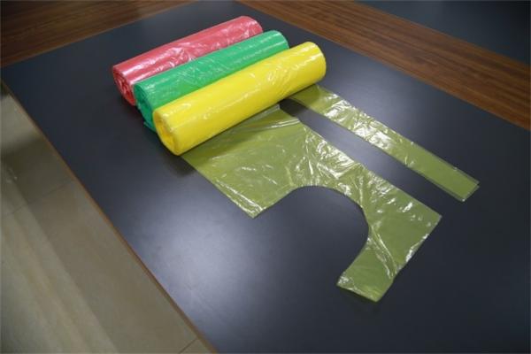 Buy cheap Embossed Single Folded Disposable Plastic Aprons For Adults With Tie from wholesalers