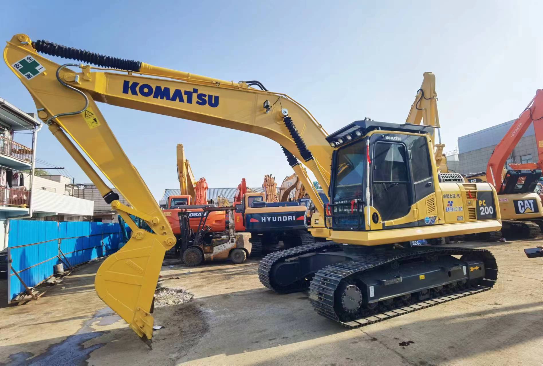 pc200-8 EXCAVATOR