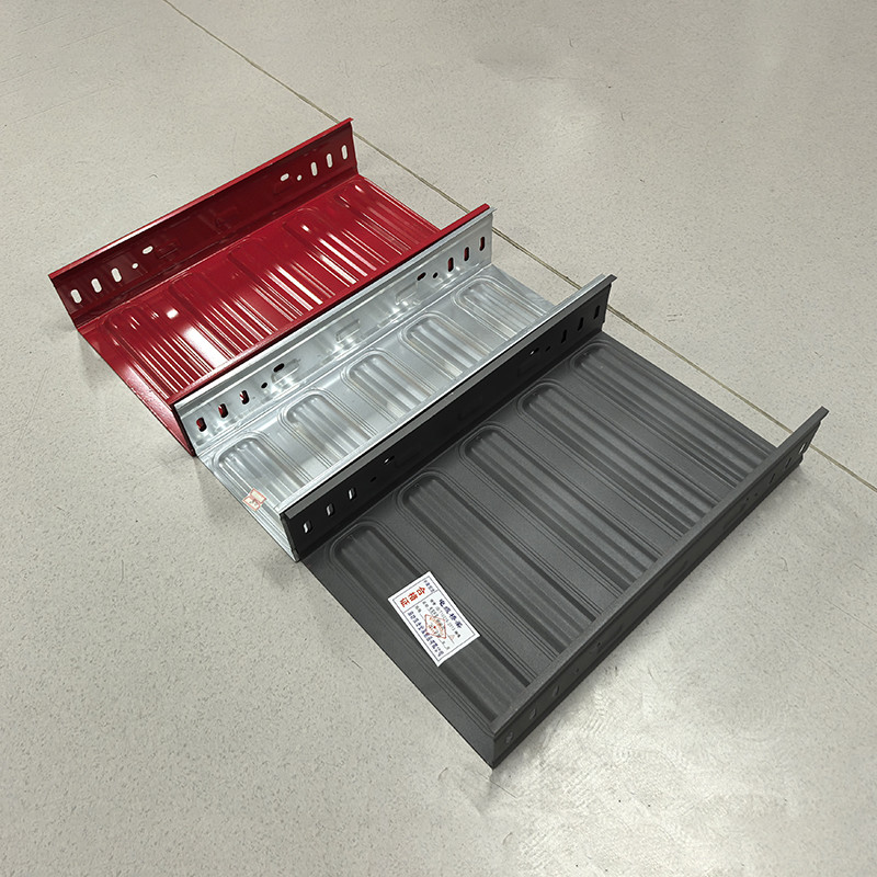Customizable Length Galvanized Steel Solid Bottom Cable Tray 50mm - 300mm / Metal Wire Trough