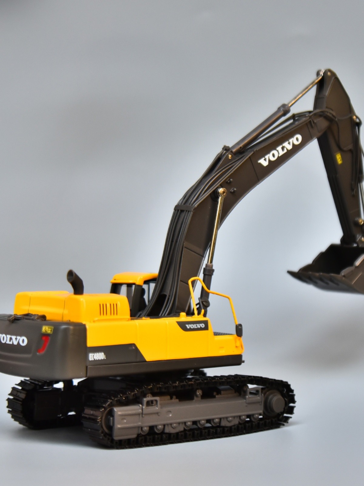 EC480DL Alloy Excavator Model Digger Simulation Construction Vehicle Collection Ornaments VOLVO