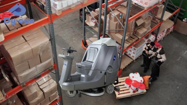Buy cheap Large Long Range Ride On Floor Scrubber For Warehouse Cleaning from wholesalers