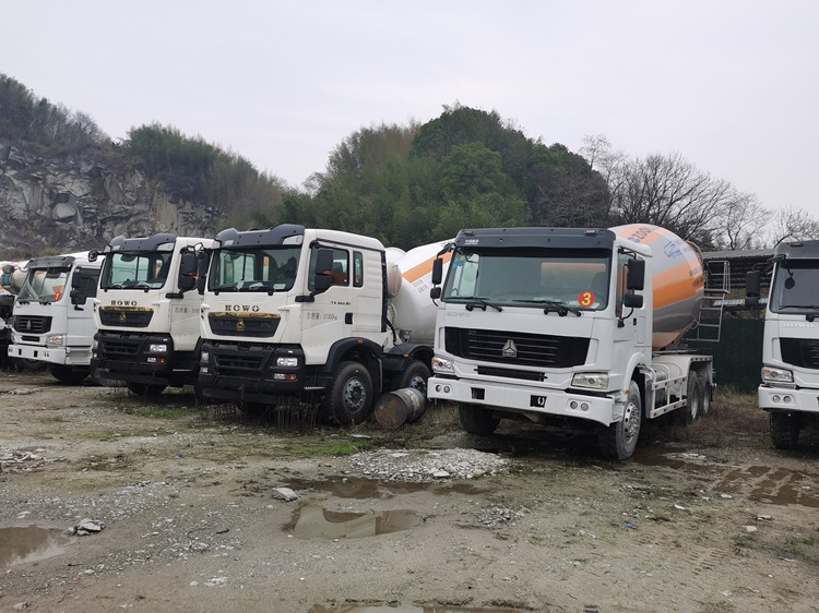 6x4 16CBM Chinese Used Cement Truck Sinotruk Howo Mounted Concrete Mixer Trucks