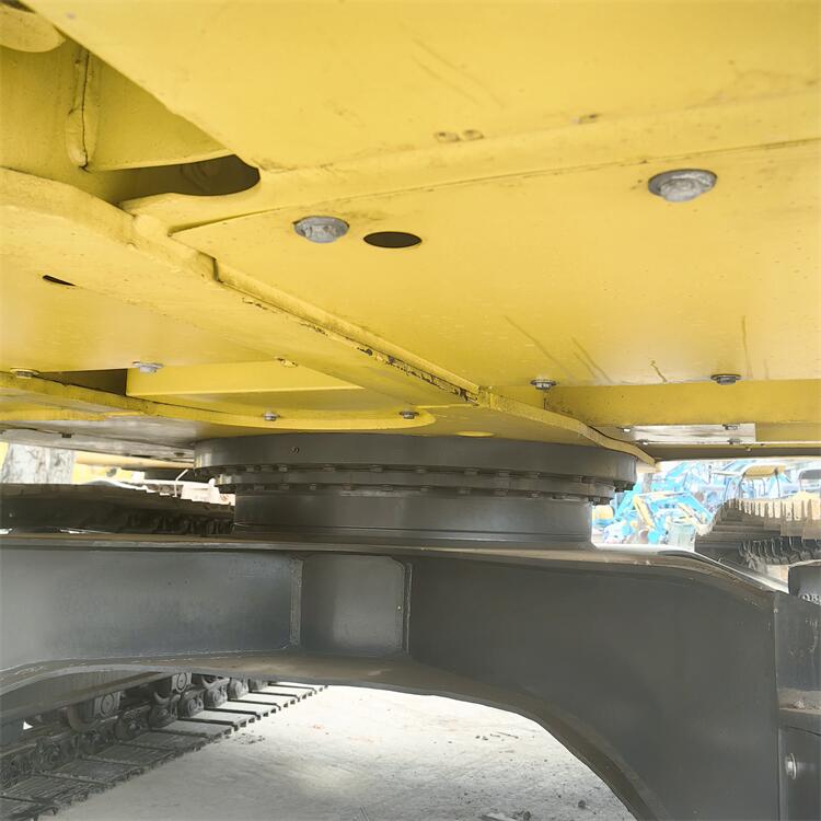 Komatsu130 Used Hydraulic Crawler Machinery Excavator 13 Ton Operating Weight 13000 KG