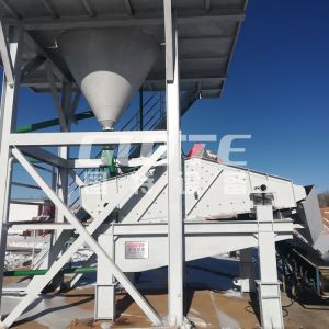 Buy cheap 3800 KG Sand Dewatering Vibrating Screen Machine Excellent Performance from wholesalers
