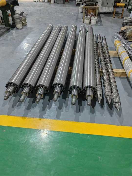 Customized Nitride Cylinder Screws Injection Molding Machine Barrel / Injection Bimetallic Single Screw Barrel