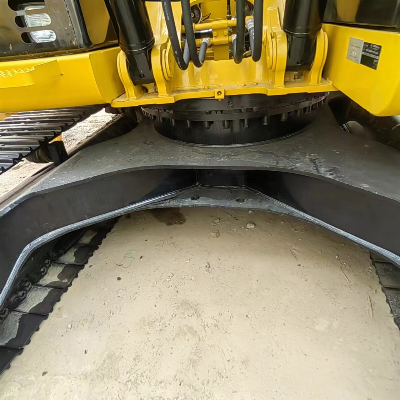 Used Caterpillar 325D Excavator with 22300KG Operating Weight and 110KW Power