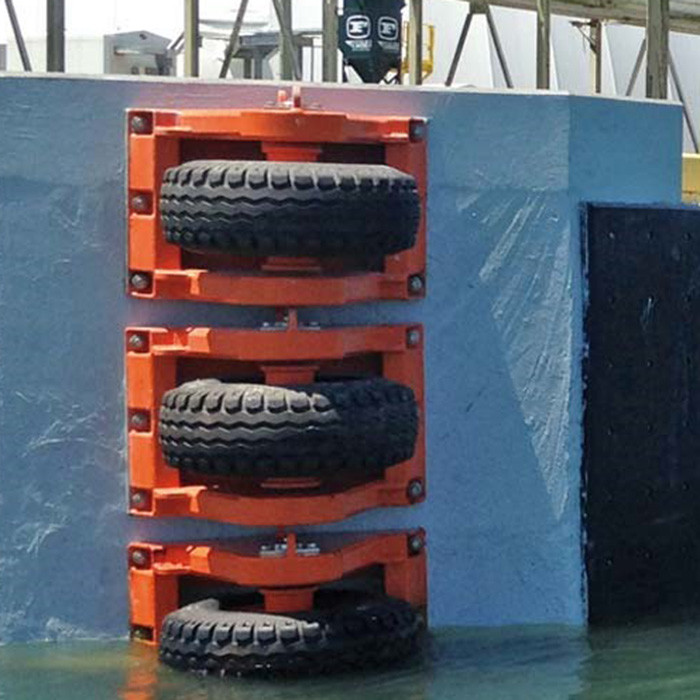 Black Roller Fenders With ASTM D2000 SAE J200 Standard Wear Resistance